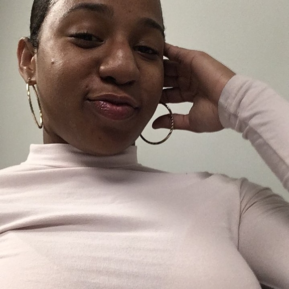 Meet your Posher, Krystal - Picture 1 of 1